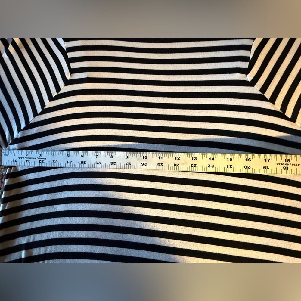 CABI stretch black/white striped Women's Top, medium - Picture 11 of 11